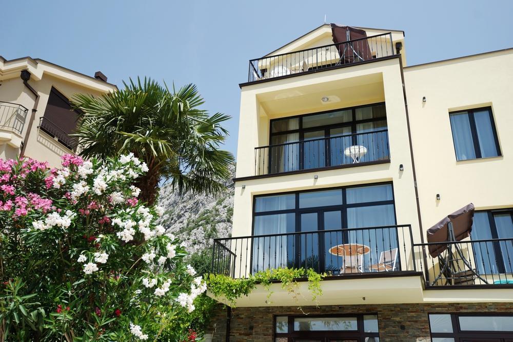Apartments Fantasy Cattaro Esterno foto